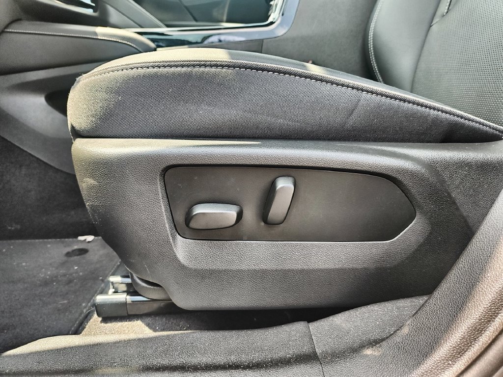 Used 2023 Buick Envision Essence FWD image 12