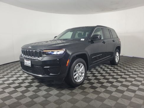 Used 2025 Jeep Grand Cherokee Laredo X image 8