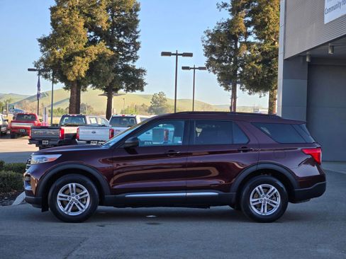 Used 2022 Ford Explorer XLT image 7