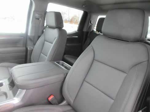 New 2026 GMC Sierra 1500 SLT w/ SLT Convenience Package image 14