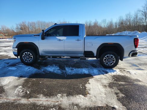 Used 2022 GMC Sierra 2500 SLE w/ SLE Value Package; image 8