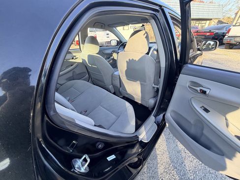 Used 2010 Toyota Corolla LE FWD image 23