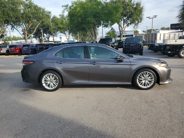 Used 2018 Toyota Camry XLE FWD image 6
