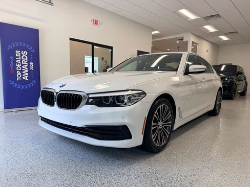 Used 2019 BMW 530i w/ Premium Package RWD image 3