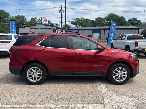Used 2023 Chevrolet Equinox LT AWD/4WD image 9