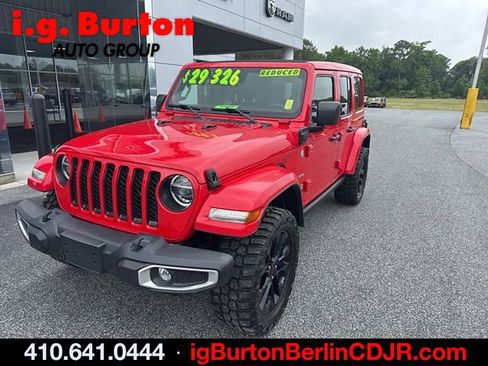 Used 2021 Jeep Wrangler Unlimited Sahara w/ Cold Weather Group AWD/4WD image 2