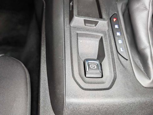 Used 2023 Chevrolet Colorado W/T RWD image 28