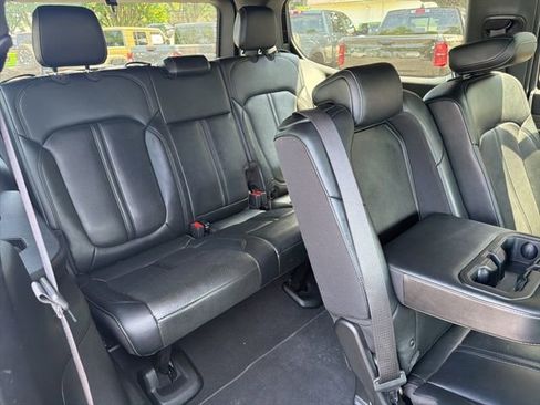 Used 2024 Jeep Wagoneer Series II w/ Flexible Seating Group image 14