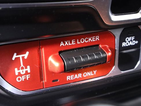 Used 2020 Jeep Gladiator Mojave AWD/4WD image 28
