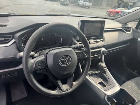 Used 2025 Toyota RAV4 XLE AWD/4WD image 7