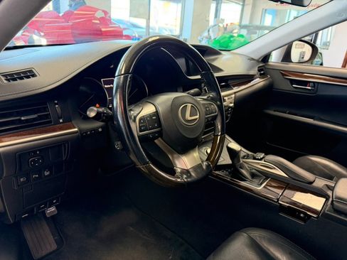 Used 2016 Lexus ES 350 w/ Luxury Package w/Wood Trim FWD image 21