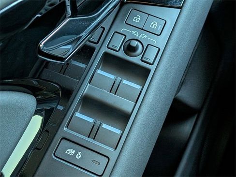 Used 2025 Land Rover Range Rover Evoque S image 26