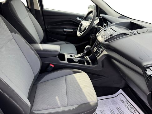 Used 2017 Ford Escape SE image 15