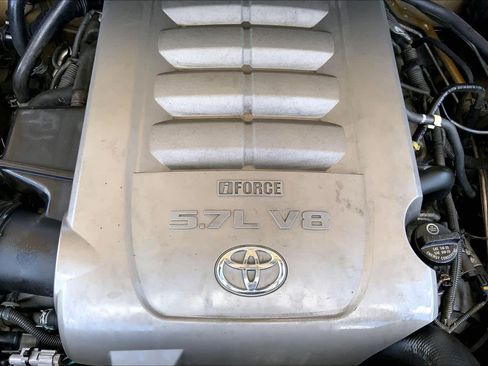 Used 2010 Toyota Tundra Limited RWD image 31