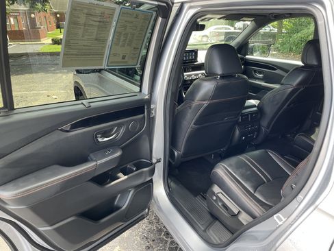 Certified 2024 Honda Pilot TrailSport image 12