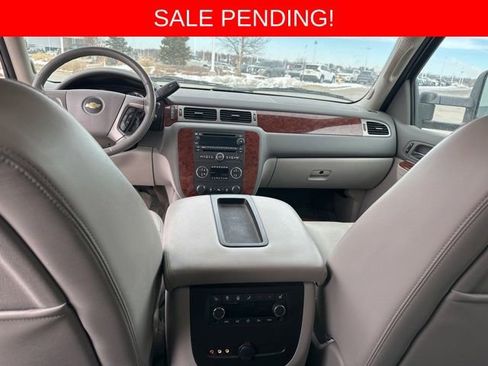 Used 2013 Chevrolet Suburban 2500 LT w/ Luxury Package image 14