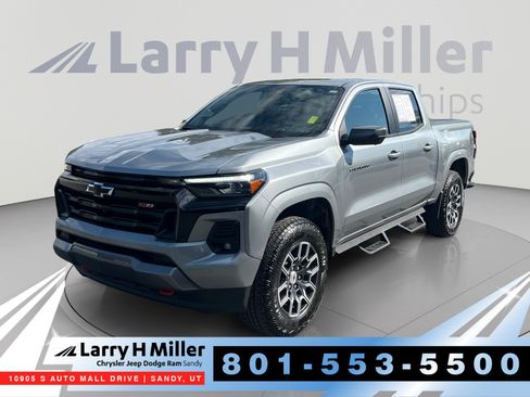 Used 2025 Chevrolet Colorado Z71 w/ Technology Package AWD/4WD image 1