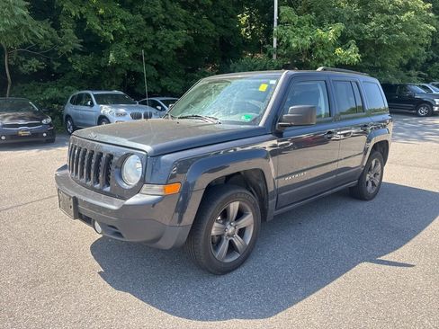 Used 2015 Jeep Patriot High Altitude AWD/4WD image 3