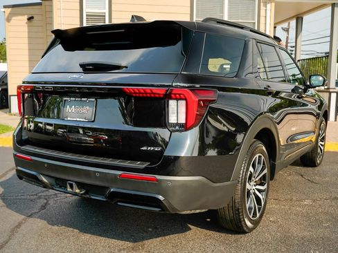 Used 2025 Ford Explorer ST-Line AWD/4WD image 5