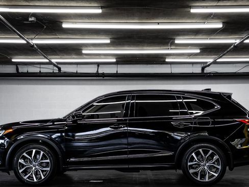 Used 2022 Acura MDX SH-AWD w/ Technology Package image 2