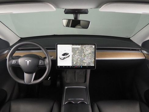 Used 2023 Tesla Model Y Long Range AWD/4WD image 3