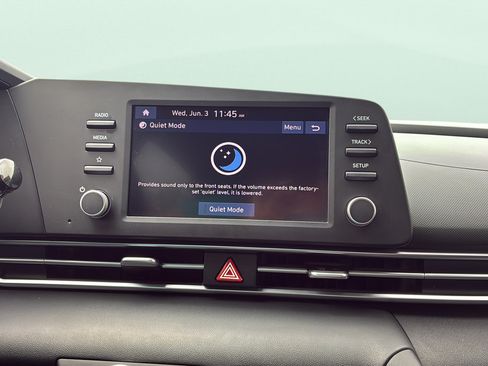 Certified 2025 Hyundai Elantra SE FWD image 30