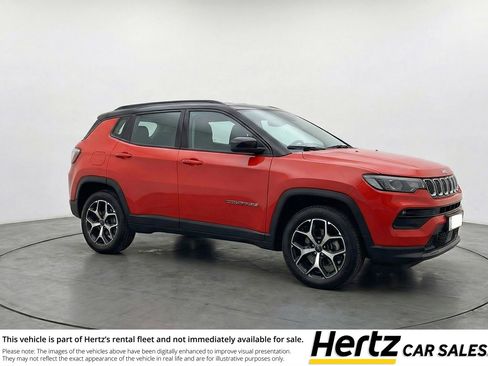 Used 2025 Jeep Compass Limited image 1