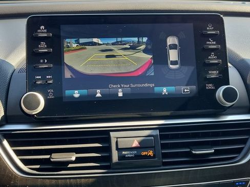 Used 2021 Honda Accord Touring image 12