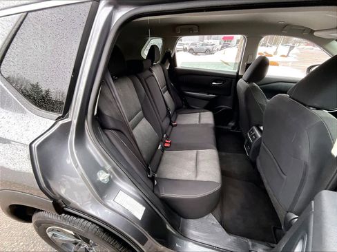Used 2024 Nissan Rogue SV image 16