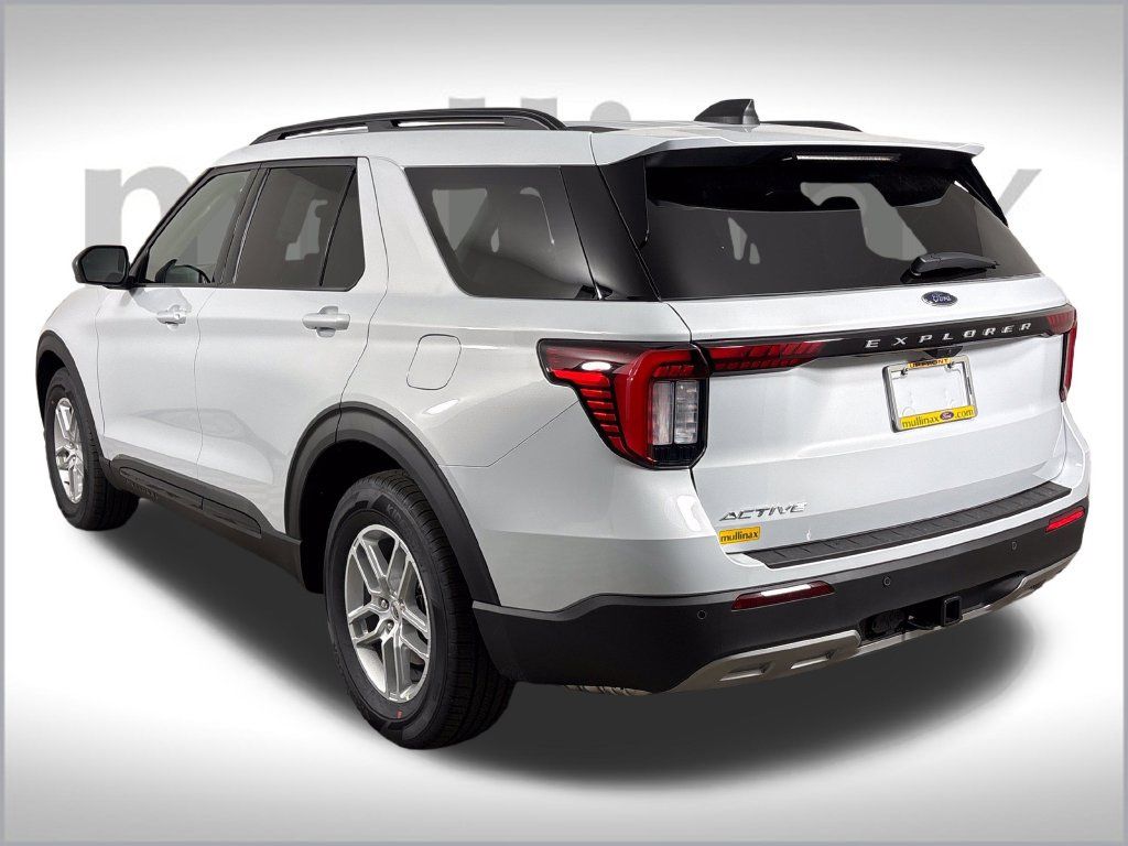 New 2026 Ford Explorer Active w/ Active Comfort Package RWD image 8