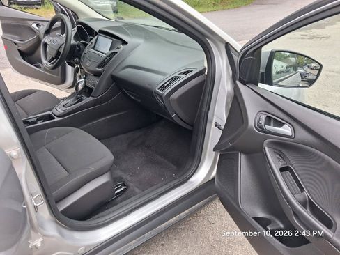 Used 2016 Ford Focus SE FWD image 14