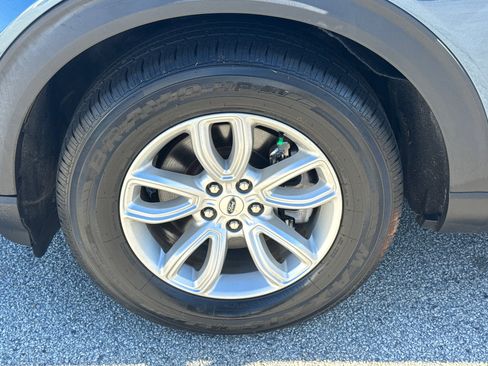 Used 2020 Ford Explorer Base image 11