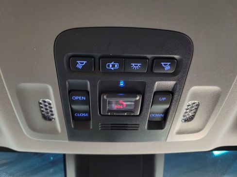 Used 2020 Toyota Camry SE FWD image 20