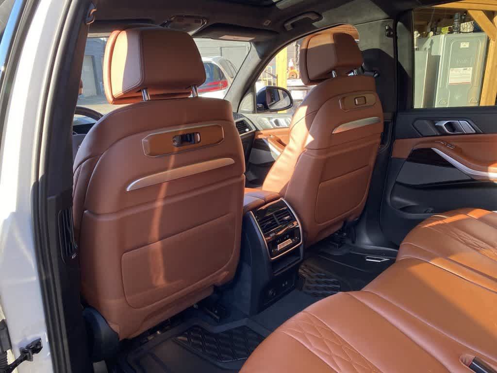Used 2025 BMW X7 xDrive40i w/ Executive Package AWD/4WD image 16