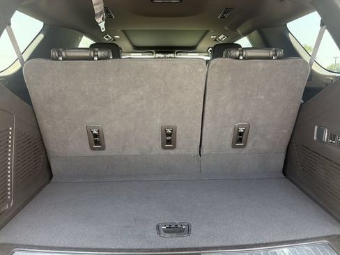Used 2023 GMC Yukon Denali RWD image 19