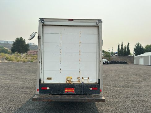 Used 2016 Chevrolet Express 3500 w/ Chrome Appearance Package image 6