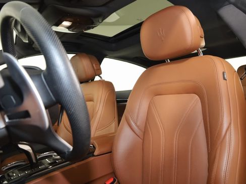 Used 2023 Maserati Quattroporte Modena Q4 image 38