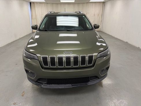 Used 2019 Jeep Cherokee Latitude Plus w/ Cold Weather Group AWD/4WD image 8