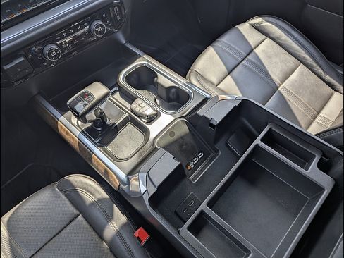 Used 2023 Chevrolet Silverado 1500 High Country w/ High Country Premium Package AWD/4WD image 35