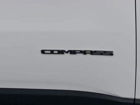 Used 2019 Jeep Compass Latitude image 25