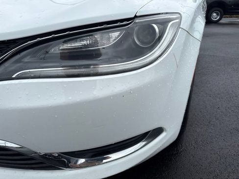 Used 2016 Chrysler 200 Limited w/ Convenience Group FWD image 10