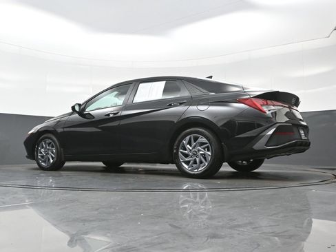 Certified 2026 Hyundai Elantra Hybrid FWD image 27