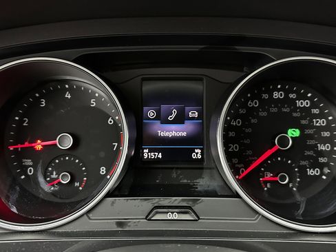 Used 2020 Volkswagen Tiguan S image 16