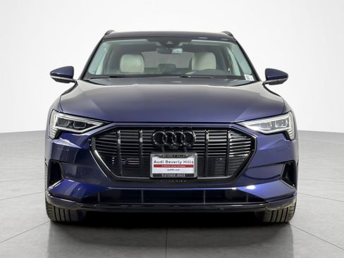 Used 2023 Audi e-tron Premium w/ Convenience Plus Package image 8