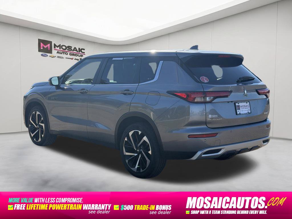 Used 2023 Mitsubishi Outlander 4WD Plug-In Hybrid image 5