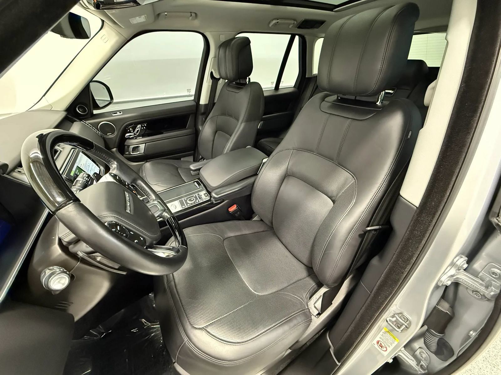 Used 2019 Land Rover Range Rover HSE AWD/4WD image 14