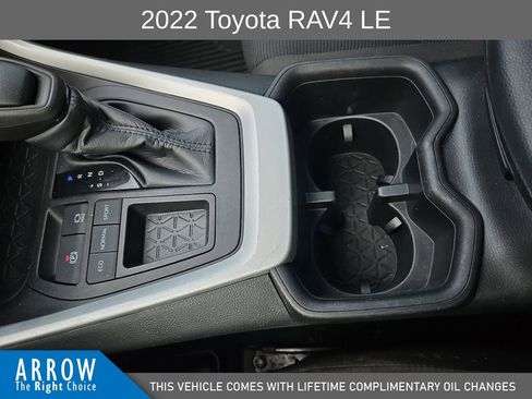 Used 2022 Toyota RAV4 LE image 28