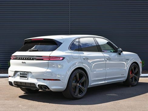New 2025 Porsche Cayenne Turbo image 7