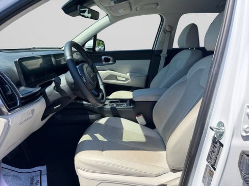 Certified 2025 Kia Sorento S AWD/4WD image 10