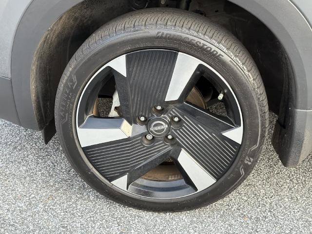 Certified 2025 Nissan Kicks SR FWD image 30